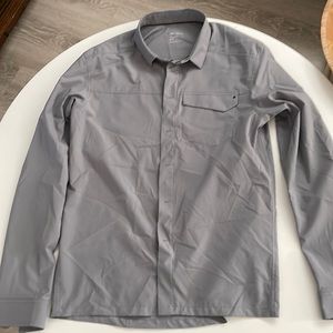 Men’s Arc’teryx Shirt.